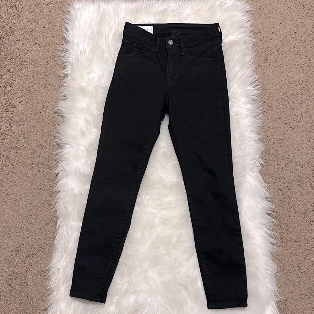 NWT Gap jogging size 4/27